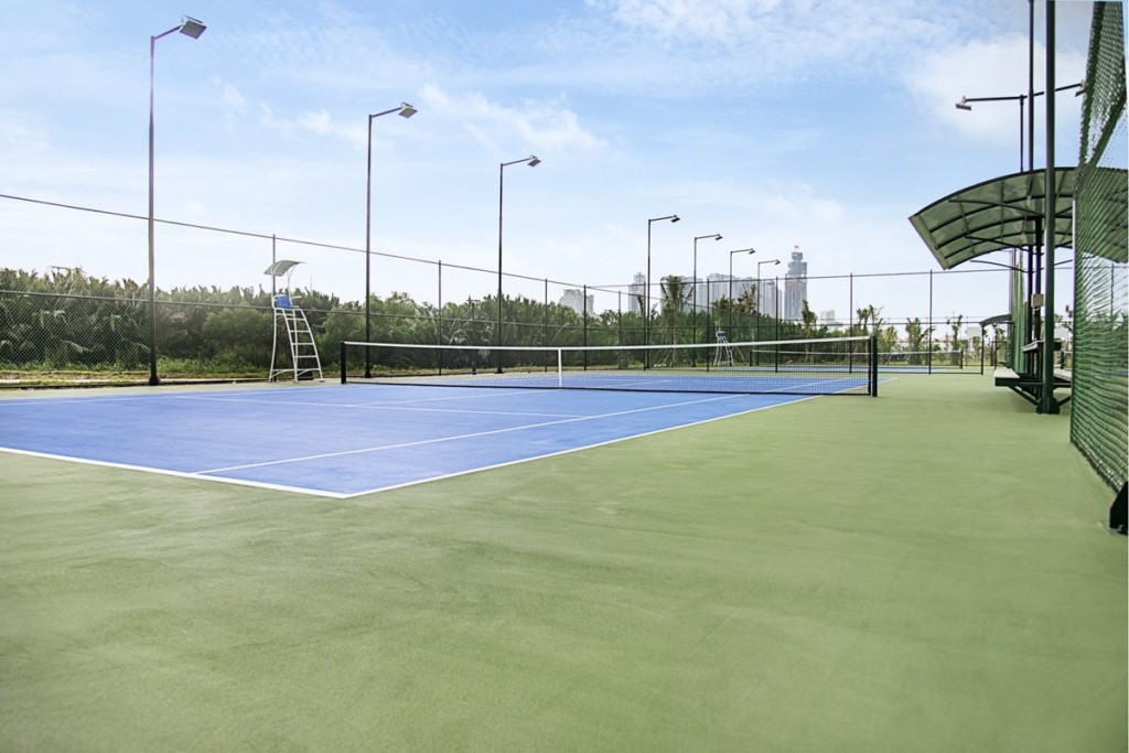 new city - tennis court