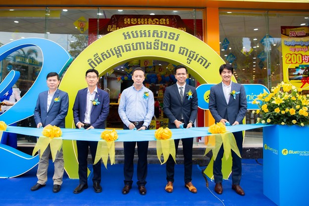 Mobile World shoots for breakthrough growth in Cambodia, eyeing other overseas markets