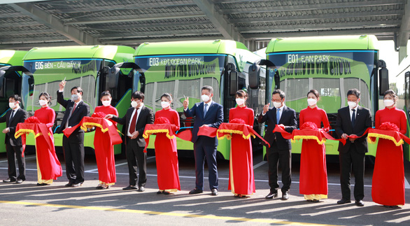 Vinbus launches first smart e-bus system in Vietnam